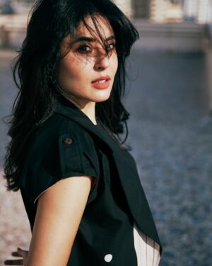 Kritika Kamra Instagram - Some calm some chaos 
 

Outfit: @kharakapas
Earrings: @rejuvenatejewels
Rings: @shopalloya
Heels: @femme_la
Styled by @devs213
Team: @isha.suvarna @hemachoudharyy @poojagulabani
Photos by @vijitgupta