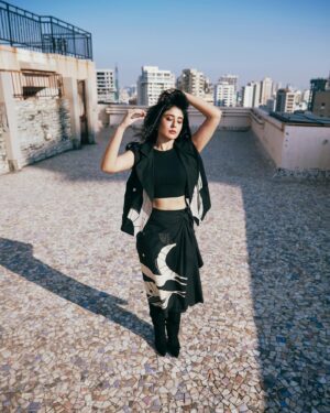 Kritika Kamra Instagram - Some calm some chaos 
 

Outfit: @kharakapas
Earrings: @rejuvenatejewels
Rings: @shopalloya
Heels: @femme_la
Styled by @devs213
Team: @isha.suvarna @hemachoudharyy @poojagulabani
Photos by @vijitgupta