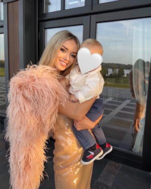 Ksenia Sukhinova Instagram - Я беспощадна, когда нарядна))😅🤪