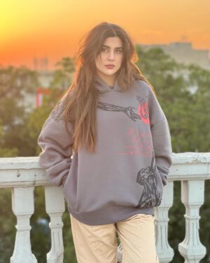 Kubra Khan Instagram - Na Kar bandeya Meri Meri na ay teri na ay Meri
Char dina da Mela duniya. Fir mitti di dheri - #BullehShah @amara_sikander @amara_sikander