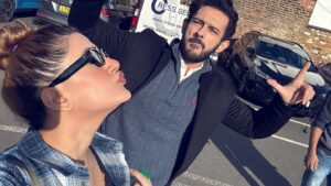 Kubra Khan Instagram - Meet Khizar and Mary ( yes my name is Mary ) in rare moments when they’re not trying to roast eachother. #MeriTanhai