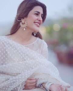 Kubra Khan Most Liked Photos and Posts