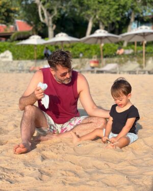Kullanat Preeyawat Instagram - Holiday vibes…😋 #familytime #fonkulljourney #jacobdwinter