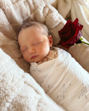 Kylie Bunbury Instagram - Asha Rose 🌹 Joined us with the first snow. At home, in water on 11.4.24 
The expansion of our hearts is beyond belief. We are complete. 💫