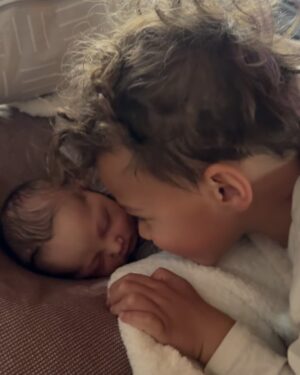 Kylie Bunbury Instagram - Asha Rose 🌹 Joined us with the first snow. At home, in water on 11.4.24 
The expansion of our hearts is beyond belief. We are complete. 💫