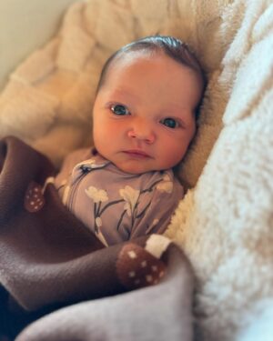 Kylie Bunbury Instagram - Asha Rose 🌹 Joined us with the first snow. At home, in water on 11.4.24 
The expansion of our hearts is beyond belief. We are complete. 💫