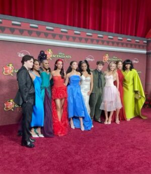 Kylie Cantrall Instagram - 2024 was beautiful, so so grateful ♡︎✧˚