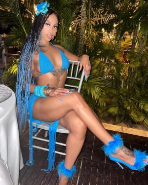 La Love The Boss Instagram - Which Pic Wins 1, 2 , 3 , 4 or 5 ? 💙 #ItsStillMyBirthday