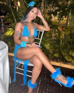 La Love The Boss Instagram - Which Pic Wins 1, 2 , 3 , 4 or 5 ? 💙 #ItsStillMyBirthday