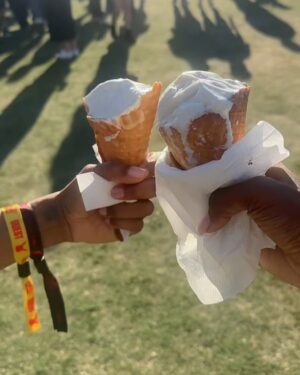 LaToya Tonodeo Instagram - @familystylefest   🍱 = GOOD COMBO

Thx for the vibes! 🌊