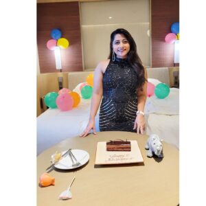 Lahari Arundhati Vishnuvazhala Instagram - All about birthday 🎂 
@dhiren_manikant @lishan.official