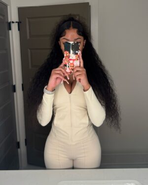 Lakeyah Instagram - got an attitude & the body mean .. ian nun nice 🍨 @FashionNova