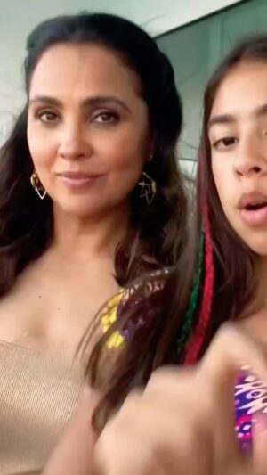Lara Dutta Instagram - Getting schooled by my ‘almost 13’ year old on apparently cool transitions! 😂😂 #daughtersrock #love #whoruntheworld #girls