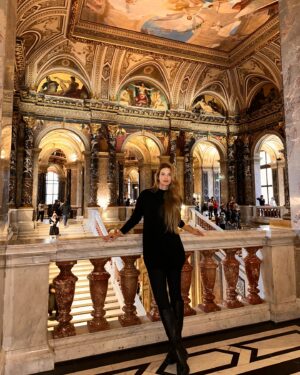 Larissa Gacemer Instagram - Çok tatlısın Wien 🫶🏻 😍🎄💫 #xmas
