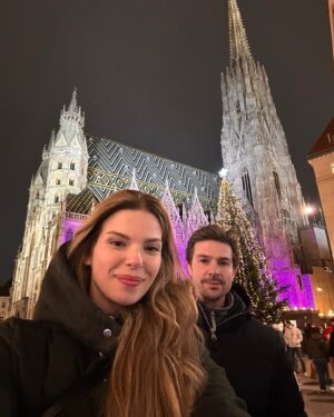 Larissa Gacemer Instagram - Çok tatlısın Wien 🫶🏻 😍🎄💫 #xmas