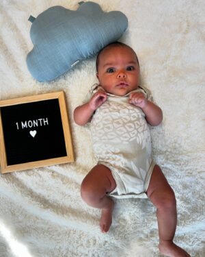 Latonya Williams Instagram - ✨ Closing out the fourth trimester - here’s what’s helped me thrive through those FTM blues ⬇️

First of all: LOOK AT THAT FACE 🥰

To think I once said I didn’t want kids.

I had to ask myself—why? What was I so afraid of? Turns out, I was really attached to the way I’d defined myself—by what I did, how I did it, and when. I was afraid of losing myself and everything I’d worked so hard for.

Processing those fears wasn’t easy, but with the right tools and an amazing community, I started to let go of those old definitions.

And now that she’s here…

I’ve learned that holding onto those definitions—especially the how and when of life before her—only creates frustration. That frustration can put distance between us and our babies.

But when we let go, we find stability. We stop judging, stop comparing, and start showing up—fully present. That presence helps us notice the little cues our babies give us, anticipate their needs, and build a connection that goes beyond words.

That connection all started with letting go.

And turns out, I don’t feel lost at all. My days may not look the same, I may not look the same, but I get to redefine myself alongside the most amazing, chill and adorable little human.

This truly is what life is all about. 💕

#FourthTrimester #NewMomJourney #FirstTimeMom #FTM #MomLife #LettingGo #RedefiningMotherhood #MomSupport #BabyCues #parentingjourney