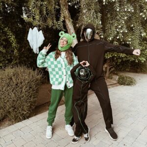 Laura Bailey Instagram - I’ve eaten 4 packs of peanut butter m&ms in the last hour. Happy day after Halloween!