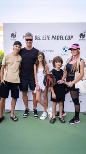 Laura Franco Instagram - Acompañada por mi familia y amigos celebro la importancia de hacer deporte, porque no solo nos fortalece el cuerpo, sino también los lazos que nos unen ✨🤗💘

Festejé mi título de subcampeona en un torneo maravilloso de Pádel que tanto disfruté jugar!!🏅⭐️

Sorpresa en el torneo! 🫣🧚🏻‍♀️
Jugué la semi con una diosa que de chiquita cantaba mis canciones y compartimos juegos en la cancha de pádel.
 ¡Amo que me lleves en la niñez de tu corazón! ❤️

Pimpumpam! ¡Hay deporte, hay amistad! 🏓

Muchos cuchis cuchis 🧸
@Vinczecynthia
@johacollovati 

#PUNTADELESTEPADEL
@enjoypuntadeleste
@redcarpetpr