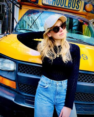Laura Laune Instagram - Merci New-York, Merci Miami, pour cet accueil complètement fou ❤️ malgré ce contexte étrange qui ne donne pas très envie de rire. Direction Montréal pour la suite 🍁❤️ #Tournée #GloryAlleluia
