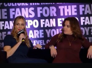 Laura Vandervoort Instagram - Too much fun on our panel this weekend   some cute new friends & experiences. Thank you @fanexponeworleans