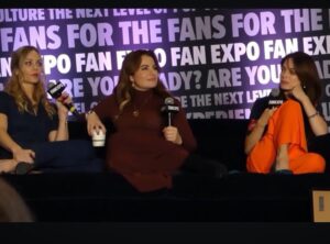 Laura Vandervoort Instagram - Too much fun on our panel this weekend   some cute new friends & experiences. Thank you @fanexponeworleans