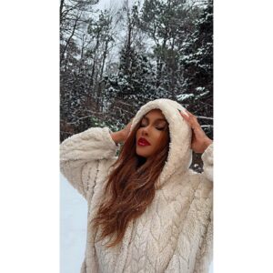 Lauryn McClain Instagram - thank you all for the birthday wishes yesterday. the only thing i’ve asked for on my birthday for years was for it to snow… thank you, GOD. i love YOU. and i HEAR YOU. #28 🤍❄️🙏🏾💋