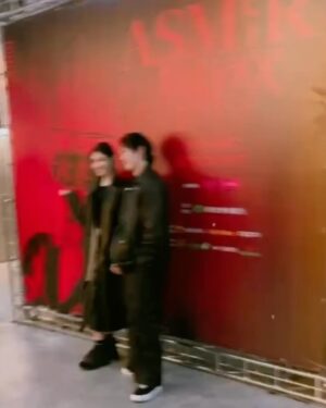 Lee Chien-Na Instagram - 我老公從來沒看過演唱會
今年一次帶他看了
Bruno 德華 杰倫 Mei四場天王天后的演唱會
他回家突然很感性的謝謝我
說他終於知道為什麼我喜歡唱歌 想當歌手
音樂的魔力 情感 真實都那麼直接
會帶著每一個人回到過去 經歷現在 一起成長未來
今天的夜晚爆炸熱情爆炸感動
沒料到會哭
偷偷去廁所拿了衛生紙出來擦眼淚😂
謝謝你Amei
我們會永遠記住這一天❤️

@shhuang1983 
#張惠妹
#Amei