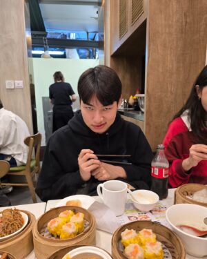 Lee Eun-jae Instagram - 2024 위대한 재쓰비를 도와주신 많은 분들 정말 감사했습니다 열화와 같은 성원이 있다면 다시 돌아올 수도 있지 않을까요? ㅎ ㅏㅎ ㅏ 눈이 올랑 말랑은 지금 바로 음원 사이트 어디서든 확인하실 수 있습니다💥