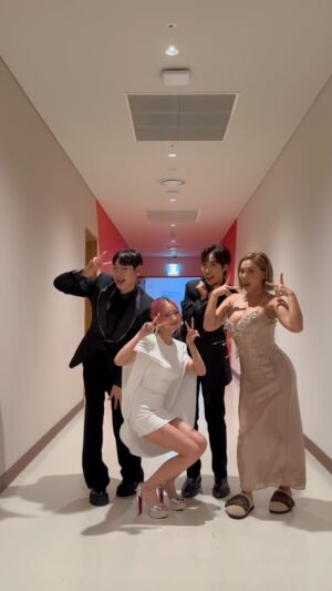 Lee Eun-jae Instagram - 재쓰배비 출격 완료❤️💚💛🩷 #너모지_챌린지 with #이사배 선배

#재쓰비 #JAESSBEE #너와의모든지금
#재재 #JAEJAE @happpy_jae_jae
#가비 #GABEE @gabeegal
#승헌쓰 #seungheon @feellikefeel1
#이사배 #risabae @risabae_art