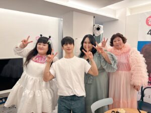 Lee Gook-ju Instagram - #전참시 오늘 안보면 후회하겠쥬??
분명 기루언니 생일로 시작했는데.. 사진보니까
퍼레이드 인형들 같기도 하고.. 엄청 웃고 엄청 먹은날🤍
#신기루 #이국주 #풍자 #수리수리상수리 
그리고... #흑백요리사 #평가절하 #박정현셰프님 👍🏻