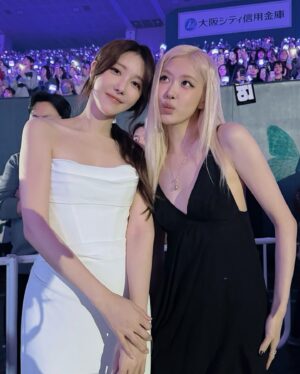 Lee Ji-ah Instagram - 2024 MAMA🤍 The Best Team!!!!! 👍🏻😍
