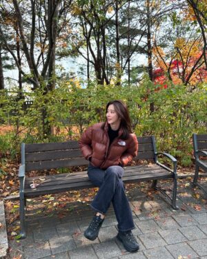 Lee Ju-bin Instagram - ⛄️ #ad #노스페이스 #눕시패딩
