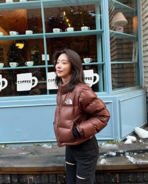 Lee Ju-bin Instagram - ⛄️ #ad #노스페이스 #눕시패딩