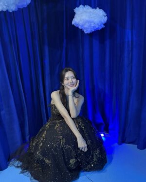 Lee Ju-bin Instagram - 무대 뿐만 아니라 백스테이지까지 완벽했던 #2024mamaawards💙
(제 꼬리뼈는 아주 괜찮아요☺️)