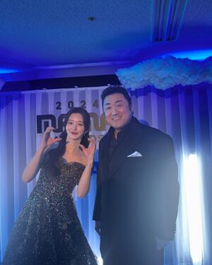 Lee Ju-bin Instagram - 무대 뿐만 아니라 백스테이지까지 완벽했던 #2024mamaawards💙
(제 꼬리뼈는 아주 괜찮아요☺️)