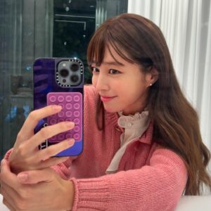 Lee Min-jung Instagram - 안농 이제 낼 이 긴 머리 잘라…. 잘가 머리카락들아…..