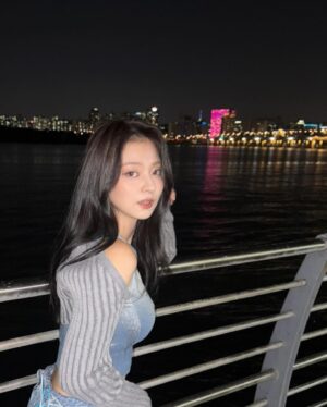 Lee Na-gyung Instagram - 다시 흑발 😎
