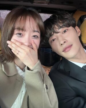Lee You-mi Instagram - #mr플랑크톤 🐼🤣 
👩🏆 🌞등 🐯등 ♨️ 🦶🌸 💒 😝