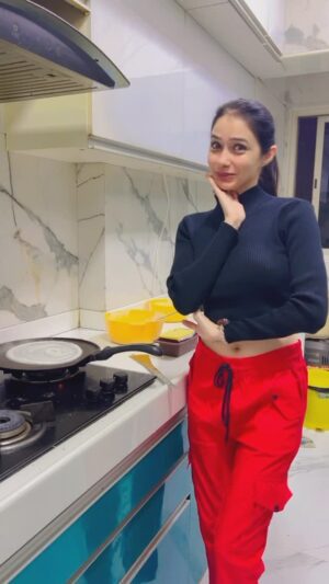 Leena Jumani Instagram - Christmas Eve 😛

#NoActingReel #dosa