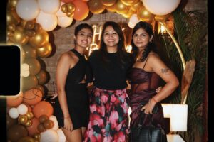 Leher Khan Instagram - My heart feels full 🤍 
Thank you so much 🌸
Nothing much to say, just so much love 🥰
(Missed you @atlee47 sir) 💕