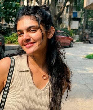 Leher Khan Instagram - To this passing year and all the rest of them, thank you for making me who I am. Evolving is our nature, but growing into something better is a choice. 
Cheers !!