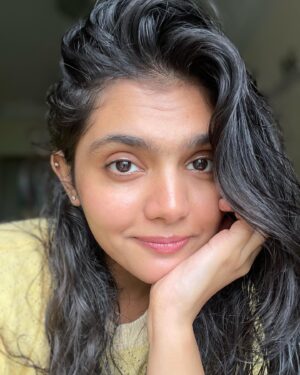 Leher Khan Instagram - 💛🌼