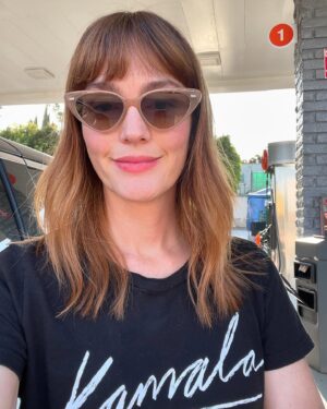 Leighton Meester Instagram - I’m proud to vote for Kamala, for progress, inclusion and equal rights. For my family, and the future of our country and planet. And I’m proud to vote against a hateful, would-be dictator and his enablers, who want to go backwards.