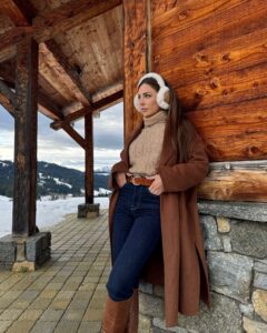 Actress Lena Guillou HD Photos and Wallpapers January 2025