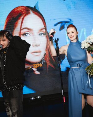 Lena Katina Instagram - Привет, друзья!

Хочу выразить огромную благодарность всем партнёрам, которые помогли организовать презентацию моего нового трека «Маяк». Без вас оно бы не получилось таким ярким и запоминающимся! Спасибо за вашу поддержку и профессионализм. Вы помогли сделать наше мероприятие незабываемыми!

@el_ok.ru 
ЕЛь - это технологичные фуршетные системы, которые всегда объединяют Еду и Людей в центре важных событий.

 @vingorod_official
Настроение вечера создавали напитки от компании «ВинГород»: игристое Шато Двуморье, вина IRONSAN, коньяк BURSAMDZELI. Гости также получили вкусные подарки от партнера за правильные ответы на вопросы о творчестве Лены. 

@econad_ru
ЭКОНАД® — своя идея в каждом вкусе. 
 Первый и единственный в России лимонад на основе молочной сыворотки с купажами трав со всех уголков страны.

@langexperience - 
Концептуальные мероприятия и туры по всему миру для тех, кто не готов соглашаться меньшее.

@zvuk_on_air
Звук — это музыка в HiFi-качестве, а также подкасты, аудиокниги, эксклюзивные плейлисты и раздел для детей. Слушайте Звук через приложение во всех популярных сторах, на сайте zvuk.com

@modi_fun_shop 
Бренд эмоциональных товаров modi предлагает широкий ассортимент товаров в 14 товарных категориях от декора для дома и канцелярии до сладостей и игр. Подарить улыбку просто!

Также хочу поблагодарить всех, кто пришёл на наше мероприятие! Мы очень рады были видеть каждого из вас и надеемся, что вам всё понравилось. Обещаем и дальше радовать вас интересными событиями!

И, конечно же, спасибо моим слушателям за то, что вы со мной! 
Ваша поддержка невероятно важна для меня. Я стараюсь для вас и надеюсь, что нас многое ждет впереди 🧡