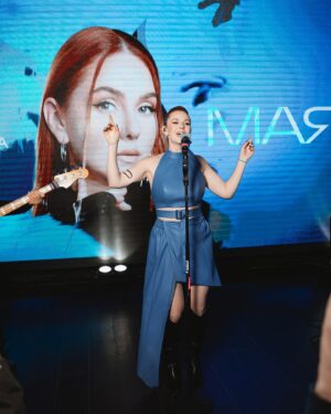 Lena Katina Instagram - Привет, друзья!

Хочу выразить огромную благодарность всем партнёрам, которые помогли организовать презентацию моего нового трека «Маяк». Без вас оно бы не получилось таким ярким и запоминающимся! Спасибо за вашу поддержку и профессионализм. Вы помогли сделать наше мероприятие незабываемыми!

@el_ok.ru 
ЕЛь - это технологичные фуршетные системы, которые всегда объединяют Еду и Людей в центре важных событий.

 @vingorod_official
Настроение вечера создавали напитки от компании «ВинГород»: игристое Шато Двуморье, вина IRONSAN, коньяк BURSAMDZELI. Гости также получили вкусные подарки от партнера за правильные ответы на вопросы о творчестве Лены. 

@econad_ru
ЭКОНАД® — своя идея в каждом вкусе. 
 Первый и единственный в России лимонад на основе молочной сыворотки с купажами трав со всех уголков страны.

@langexperience - 
Концептуальные мероприятия и туры по всему миру для тех, кто не готов соглашаться меньшее.

@zvuk_on_air
Звук — это музыка в HiFi-качестве, а также подкасты, аудиокниги, эксклюзивные плейлисты и раздел для детей. Слушайте Звук через приложение во всех популярных сторах, на сайте zvuk.com

@modi_fun_shop 
Бренд эмоциональных товаров modi предлагает широкий ассортимент товаров в 14 товарных категориях от декора для дома и канцелярии до сладостей и игр. Подарить улыбку просто!

Также хочу поблагодарить всех, кто пришёл на наше мероприятие! Мы очень рады были видеть каждого из вас и надеемся, что вам всё понравилось. Обещаем и дальше радовать вас интересными событиями!

И, конечно же, спасибо моим слушателям за то, что вы со мной! 
Ваша поддержка невероятно важна для меня. Я стараюсь для вас и надеюсь, что нас многое ждет впереди 🧡