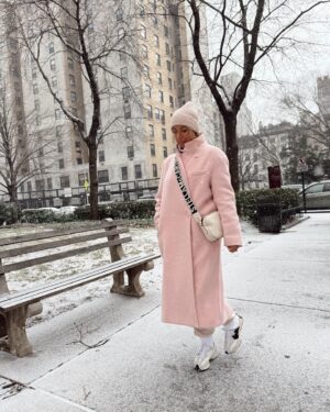 Leona Lewis Instagram - It’s snowinggggg 🤍 NYC 🤍