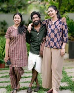 Leona Lishoy Instagram - ANALI Rolling🎥🎬

@leo_lishoy
@claire_c_john

@vipin__photography 📸

#anali #hotstarwebseries #filming #locationstill #friendsbelike
