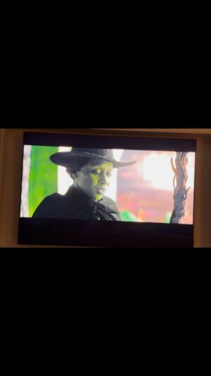 Leslie Jones Instagram - Best scene ever!! Good job sis!! @cynthiaerivo @wickedmovie I’ll see yall for part two!!