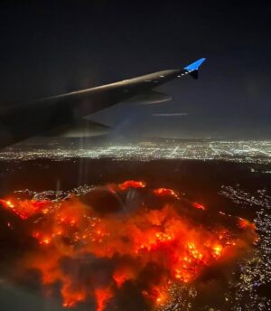 Lexy Kolker Instagram - wow. what a tragedy. there’s so much to say i don’t even know where to start. my appreciation and gratitude goes out to all the firefighters and first responders putting their life on the line right now. my heart goes out to my community and all the wildlife. so much loss and heartbreak so fast💔. my prayers are with you all ❤️‍🩹🙏🏻